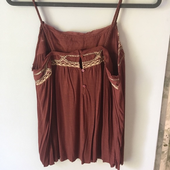 AE Flowy Tank - Picture 2 of 3